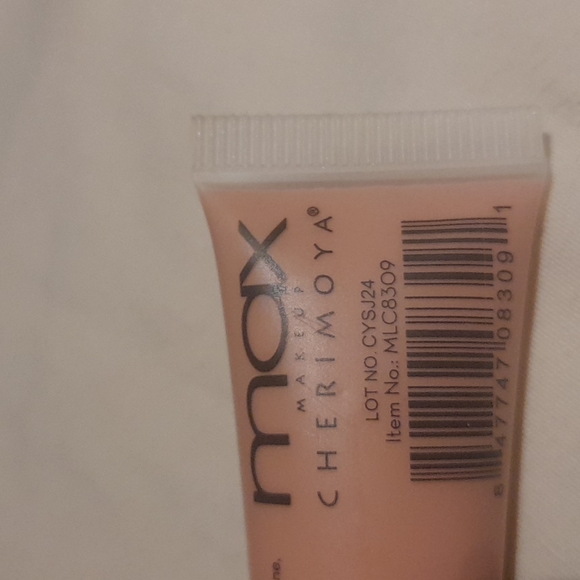 Lip gloss - Picture 3 of 4